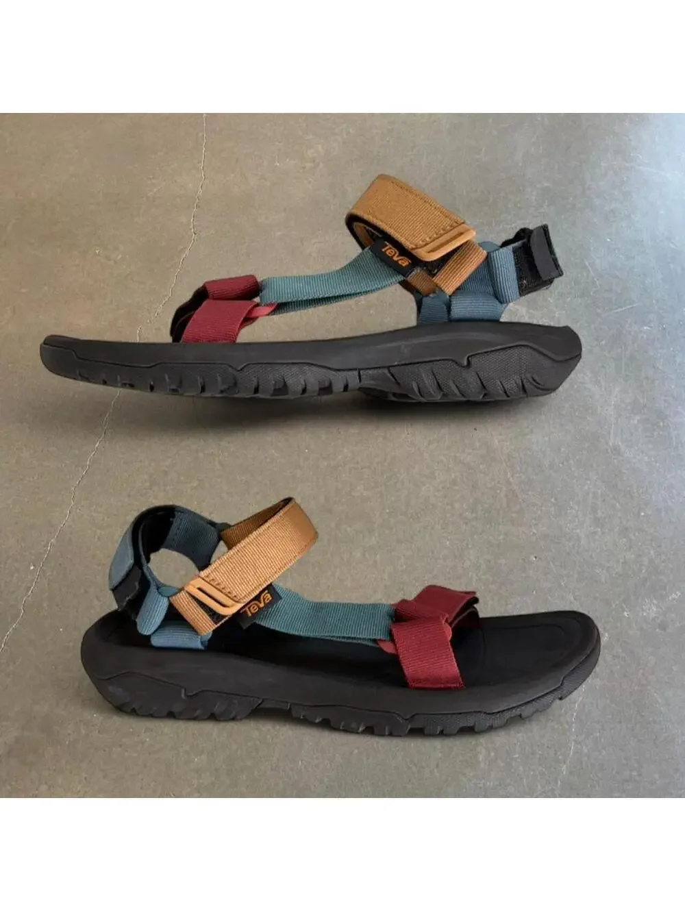 Y2K Teva hurricane Sandals | men’s Size 10
